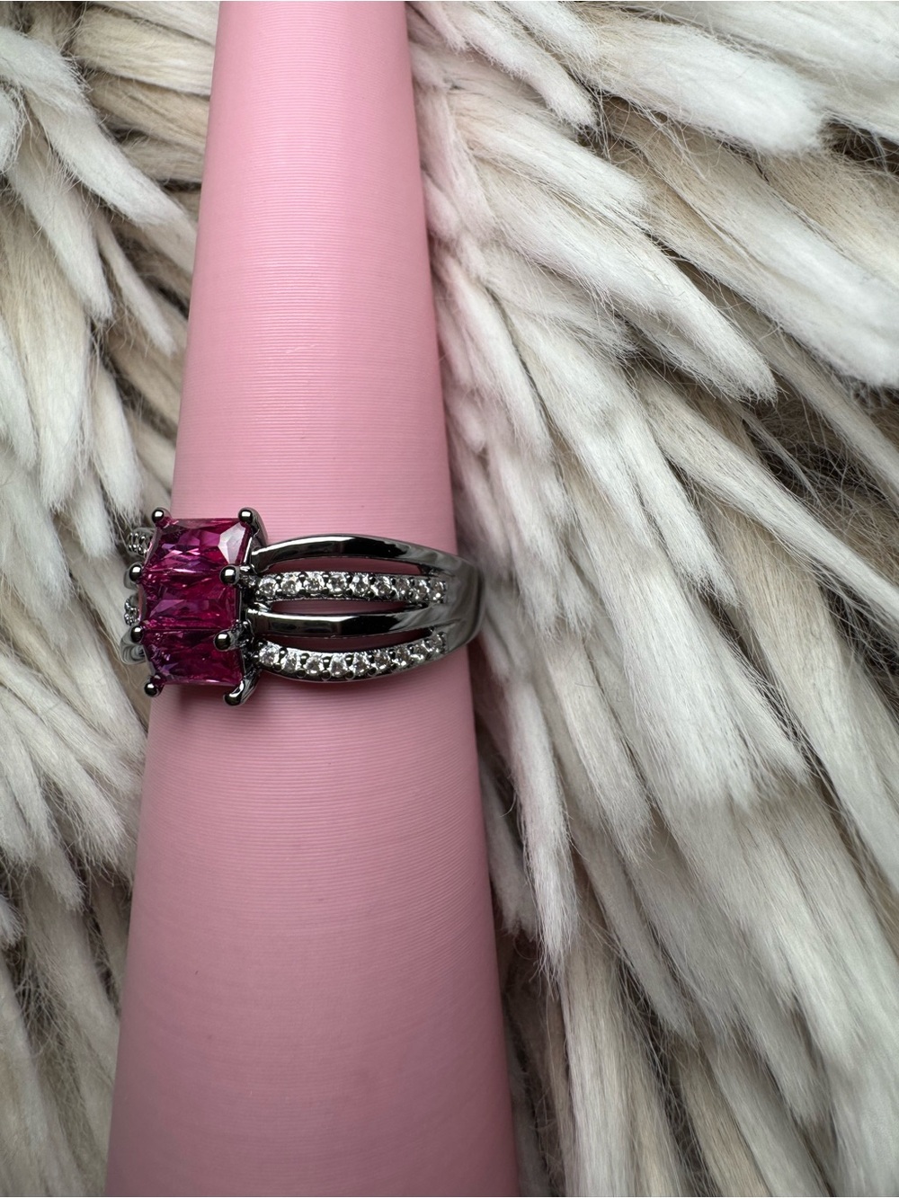 💝 Gorgeous Ring - Picture 2 of 5